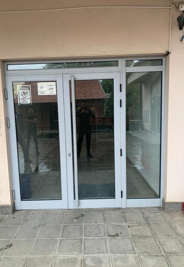 Zara Apartman Krusevac - Centar Apartment Exterior foto